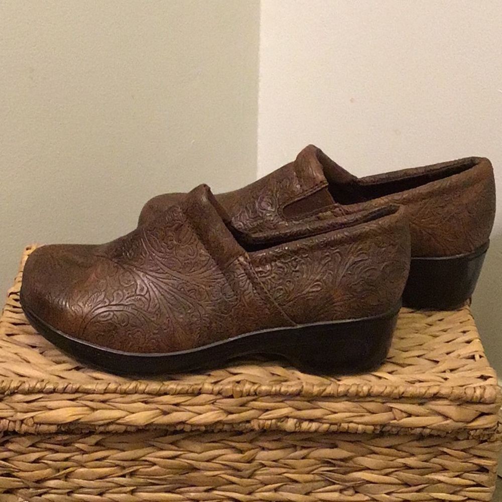 Cloudwalker Clogs - image 1